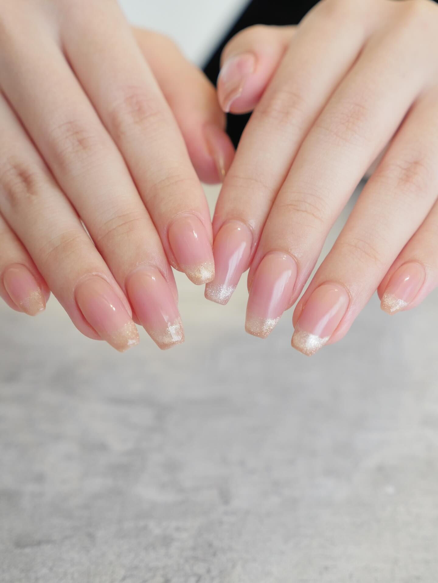 チークネイル💅先端ラメ✨で華やかに🥰ネイルサロン【アンドユー